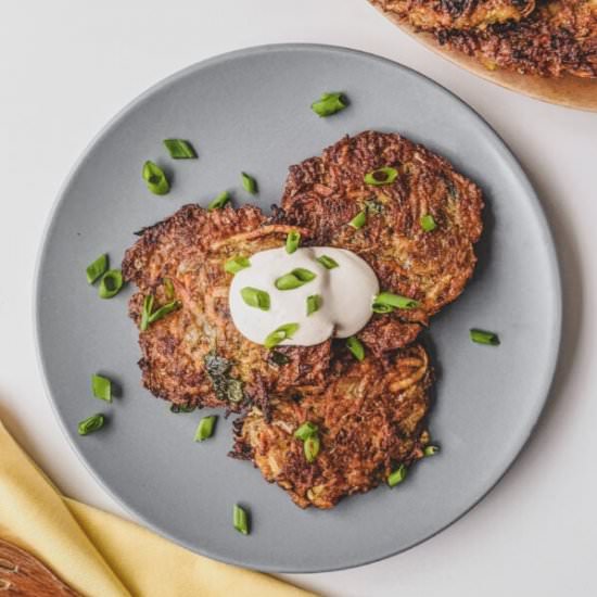 crispy vegan latkes - Recipe photo by closedloopcooking