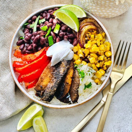 Fajitas Two Ways – Bowl & Sheetpan - Recipe photo by THE VGN WAY