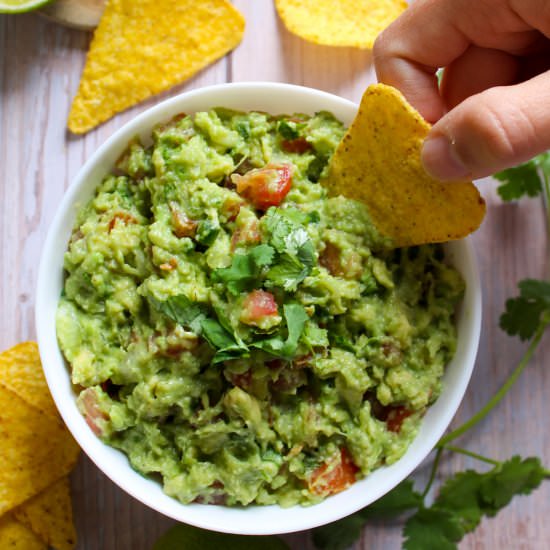 Easy and Fresh Guacamole - Recipe photo by Cook Homey