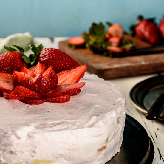 Strawberry Lemonade Cake - Recipe photo by suncakemom