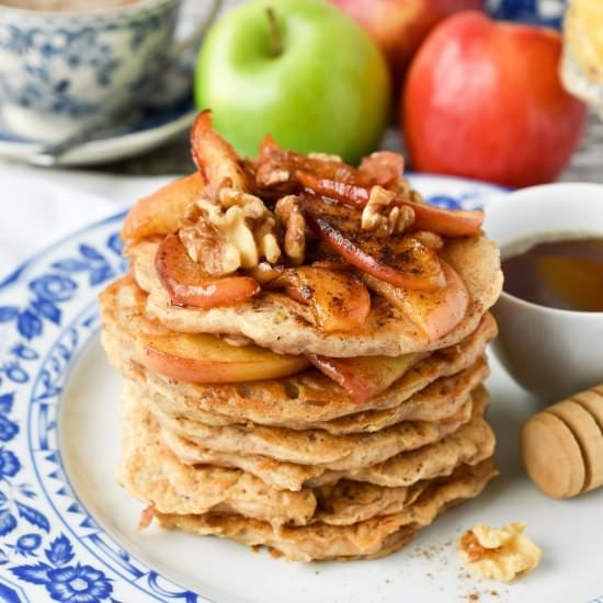 Easy Vegan Apple Cinnamon Pancakes - Recipe photo by Woman in Real Life