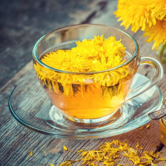 How to Make Dandelion Tea - Recipe photo by Everything Pretty