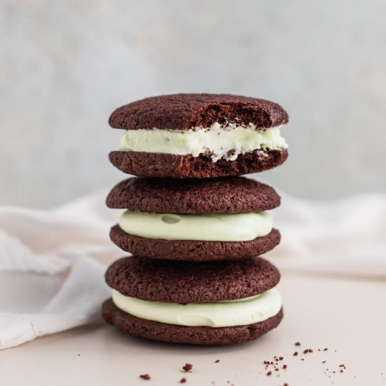 chocolate mint whoopie pies - Recipe photo by butter and bliss