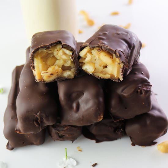Vegan Snickers - Recipe photo by aVegTasteFromAtoZ