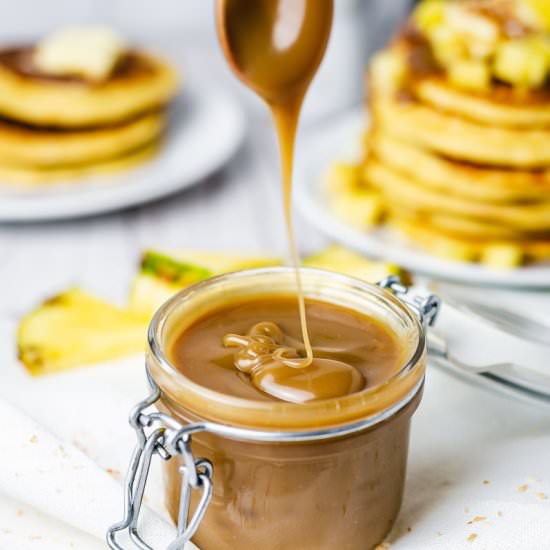 COCONUT CARAMEL SAUCE (VEGAN CARAME - Recipe photo by theyummybowl
