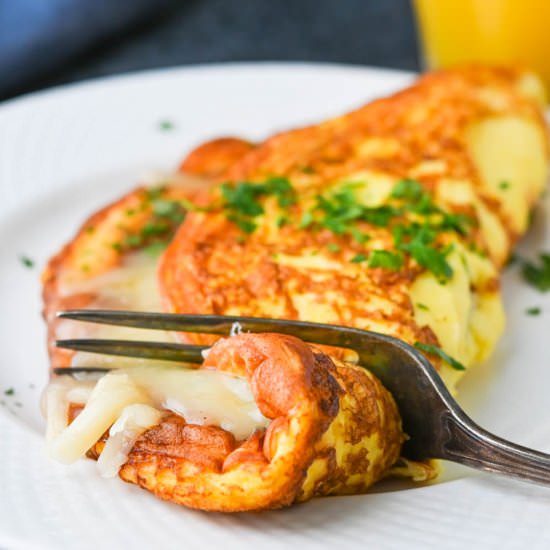 Fluffy Cheese Omelette - Recipe photo by garlic and zest