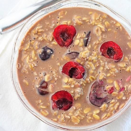 chocolate cherry overnight oats - Recipe photo by nowcookthis