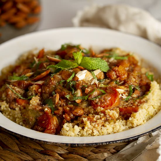 MOROCCAN TAGINE APRICOT “COUSCOUS” - Recipe photo by Happyasayam