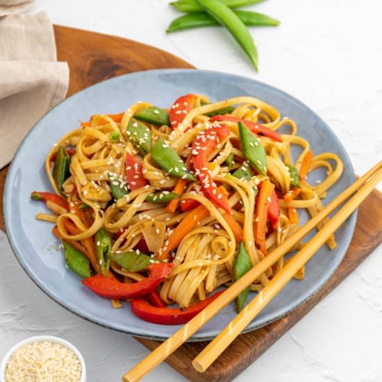 Chow mein noodles with vegetables - Recipe photo by Good Balanced Food