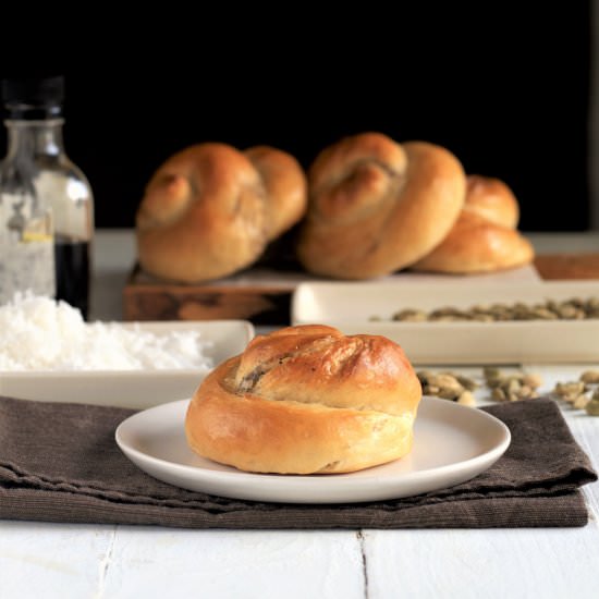 cardamom coconut buns - Recipe photo by davebakes