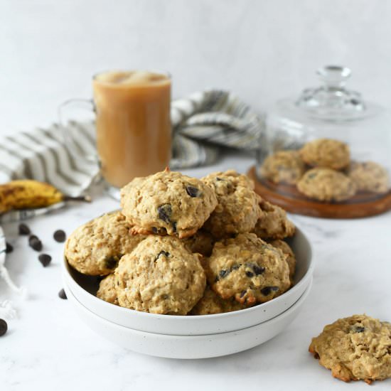 Banana Choco-Chip Oatmeal Cookies - Recipe photo by SizzlingEats