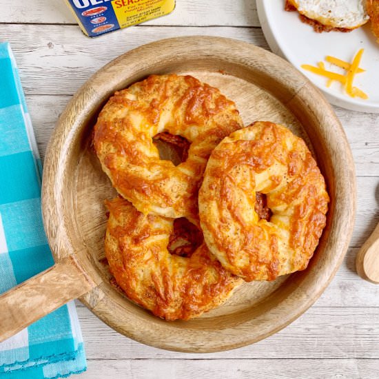 Cheddar Old Bay Bagels - Recipe photo by Theyummymuffin