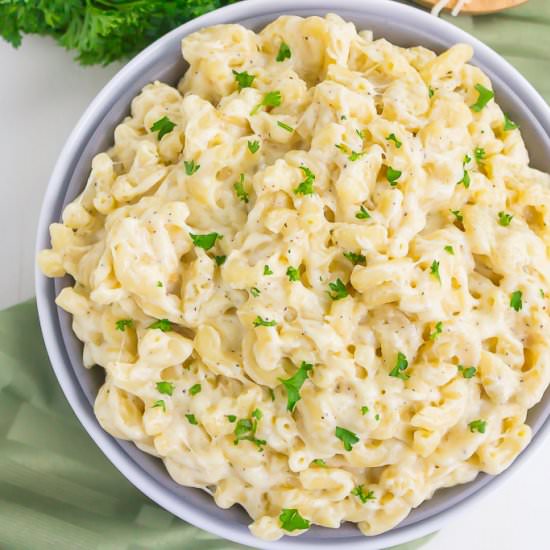Creamy Garlic Parmesan Mac & Cheese - Recipe photo by pumpkinnspice