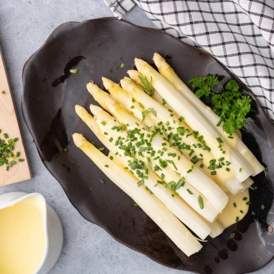 White Asparagus & Easy Hollandaise - Recipe photo by dishnthekitchen