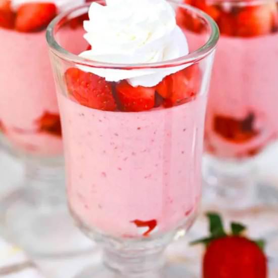 Strawberry Mousse - Recipe photo by peasandpeonies