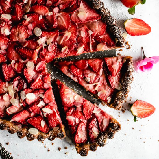 Strawberry Almond Tart - Recipe photo by Thedeliciousplate
