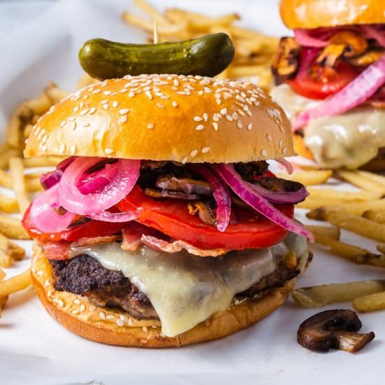 Juicy Bacon Smash Burger - Recipe photo by cooking.with.carbs