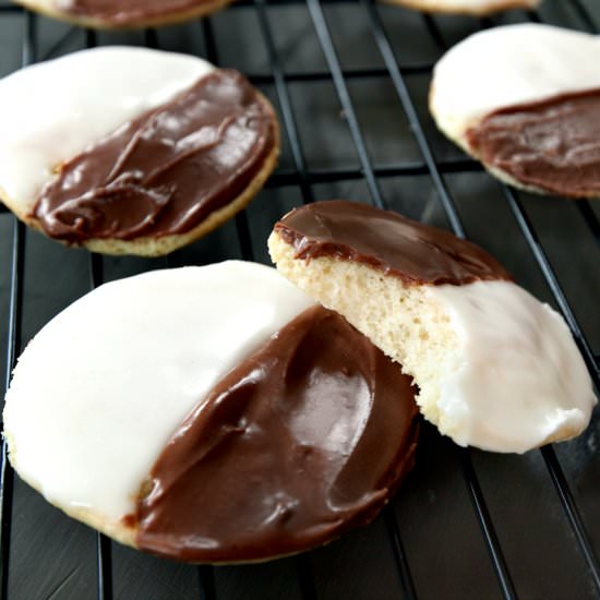 Black and White Cookies - Recipe photo by browniebites
