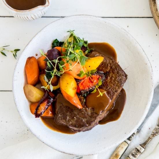 Steak with Red Wine Sauce - Recipe photo by nordicrecipebox
