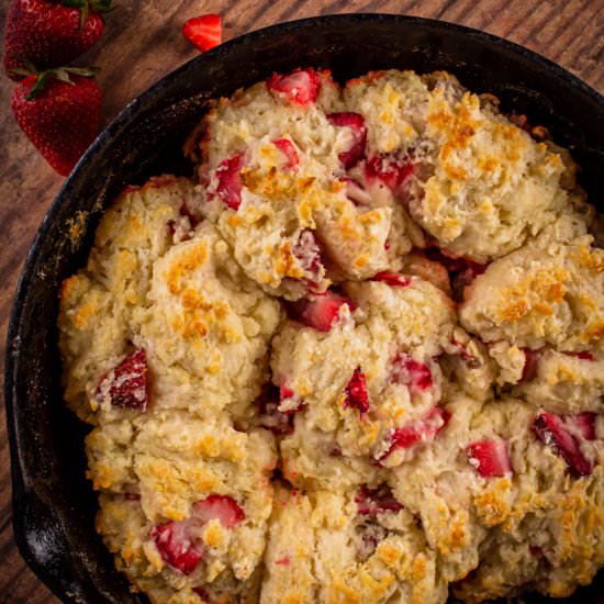 Strawberry Biscuits - Recipe photo by SaporitoKitchen