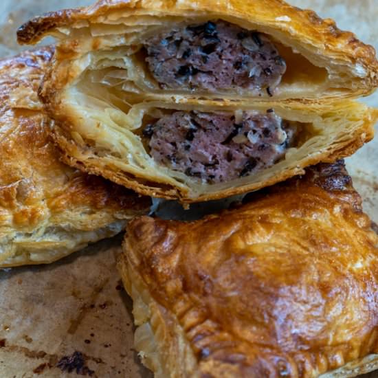 Pate Chaud – Vietnamese Puff Pastry - Recipe photo by wanderingchopstick