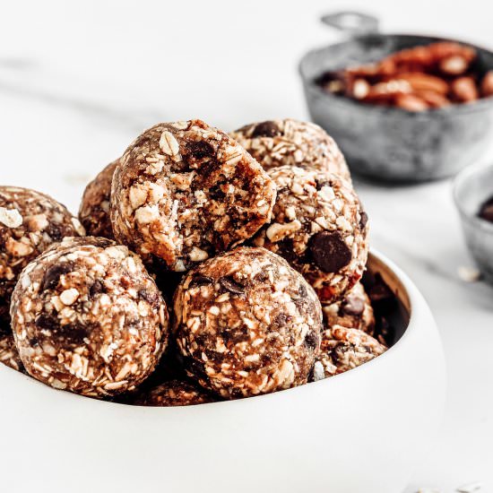 No bake energy balls recipe - Recipe photo by Sweetly Cakes