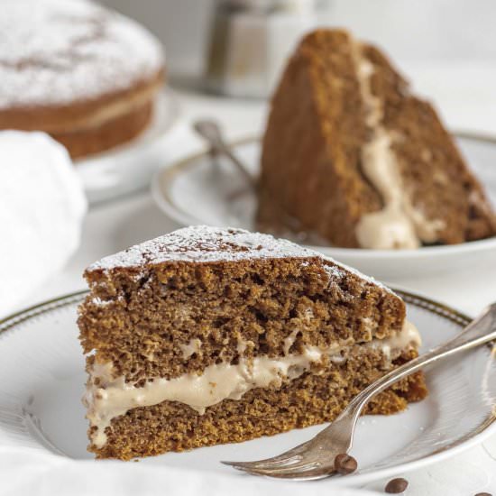 Vegan Coffee Cake w. Hazelnut Cream - Recipe photo by theplantbasedschool