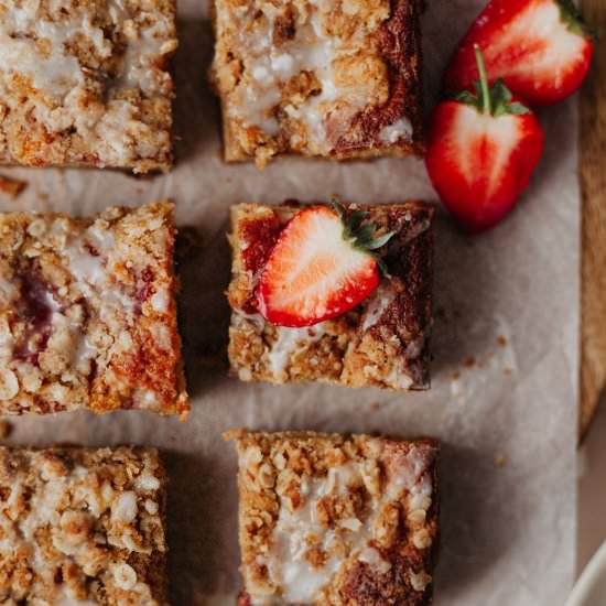 Strawberry Crumble Cake - Recipe photo by alpineella