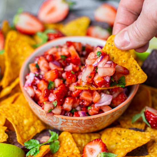 Strawberry (Fruit) Salsa - Recipe photo by theyummybowl