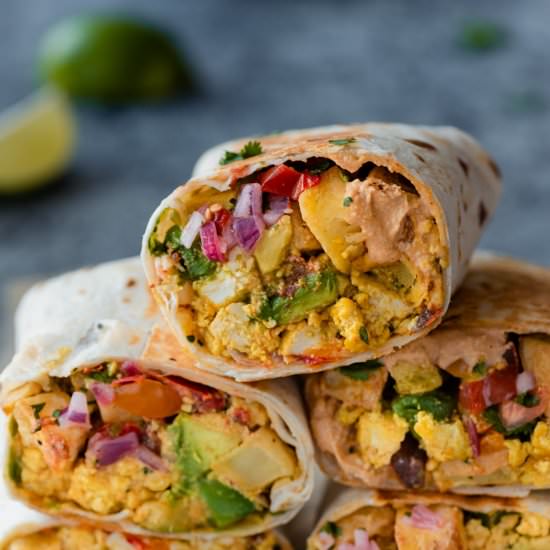 The Best Vegan Breakfast Burritos - Recipe photo by rainbowplantlife