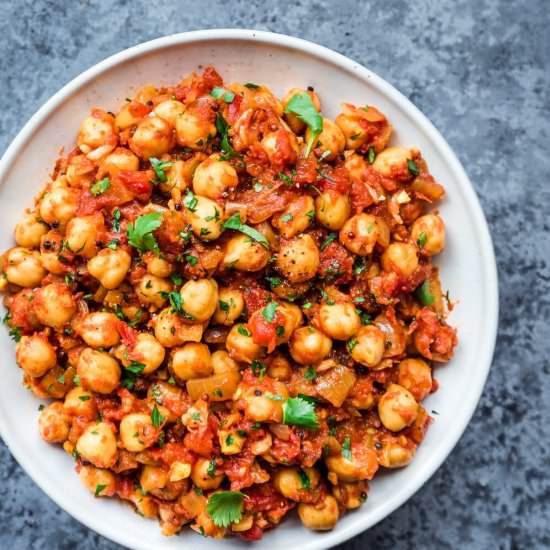Vegan Instant Pot Chana Masala - Recipe photo by rainbowplantlife