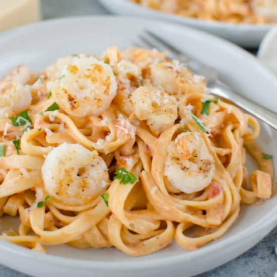 Pasta with Shrimp and Rosa Sauce - Recipe photo by fakeginger