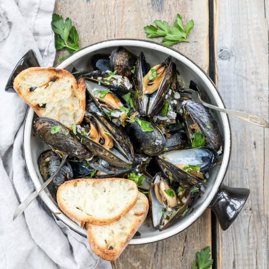 Mussels with White Wine and Garlic - Recipe photo by jennyrawn