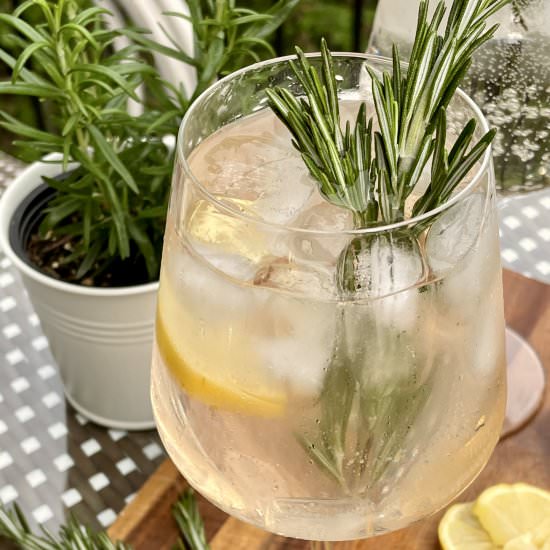 Rosé Spritz with Rosemary Vodka - Recipe photo by onthebias