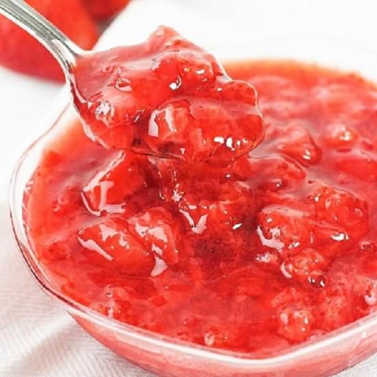 homemade fresh strawberry sauce - Recipe photo by nowcookthis