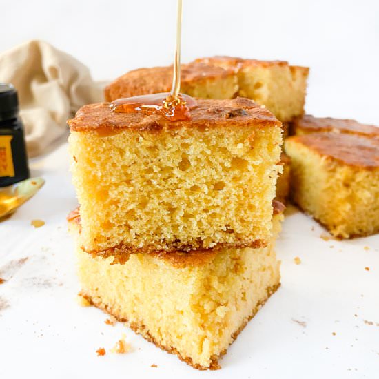 Easy Honey Cornbread - Recipe photo by Sugarylogic