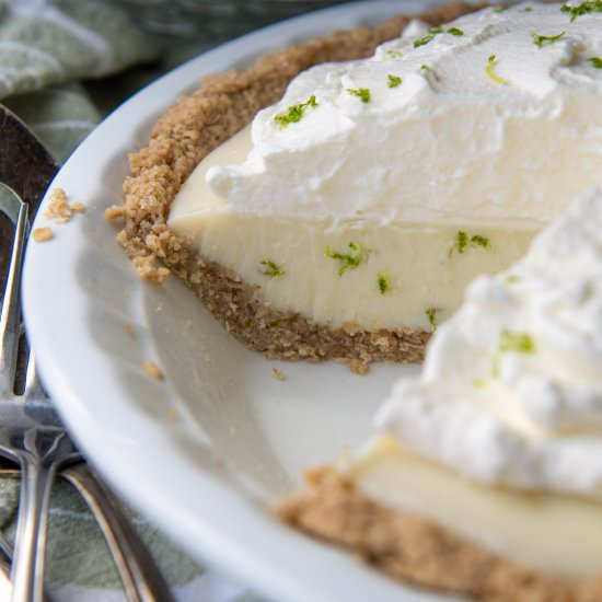 Gluten Free Key Lime Pie - Recipe photo by MamaGourmand