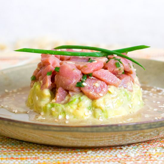Easy tuna tartar with avocado - Recipe photo by petitedecadence