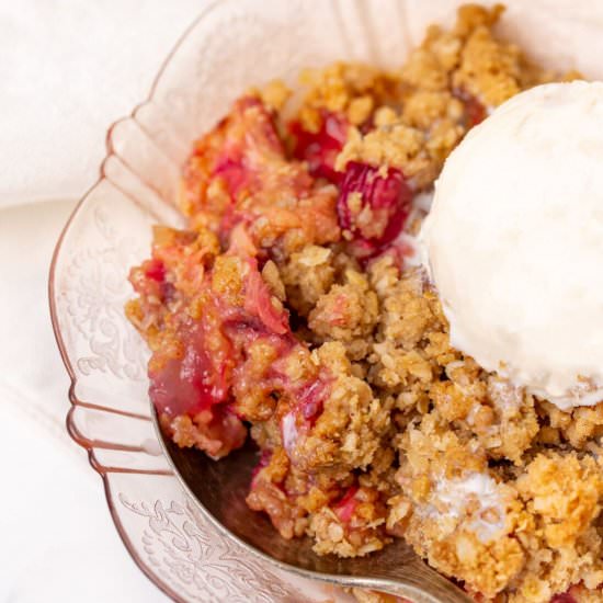 Rhubarb Crisp - Recipe photo by amandascookin
