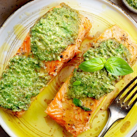 Pesto butter salmon - Recipe photo by Chefjar