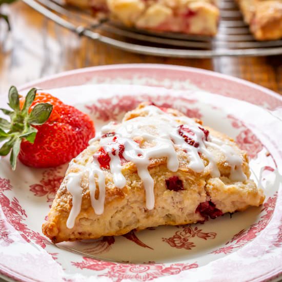 Strawberry Scones - Recipe photo by Savingroomfordessert