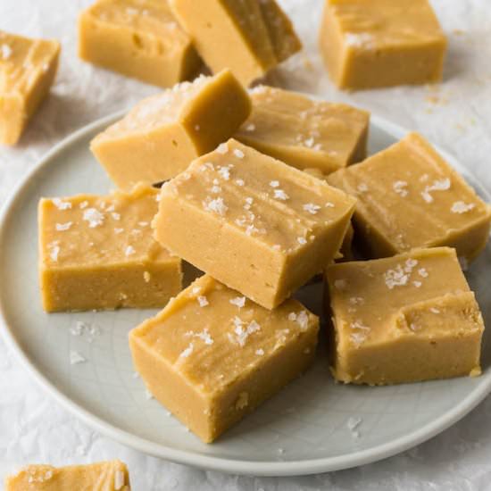Keto peanut butter fudge - Recipe photo by HereToCook