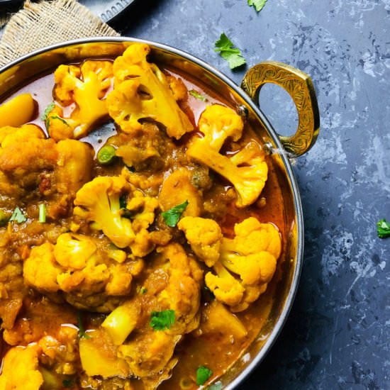 potato cauliflower curry - Recipe photo by spicytamarind