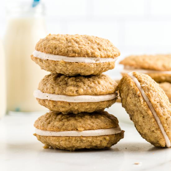 Oatmeal Creme Pies - Recipe photo by pumpkinnspice