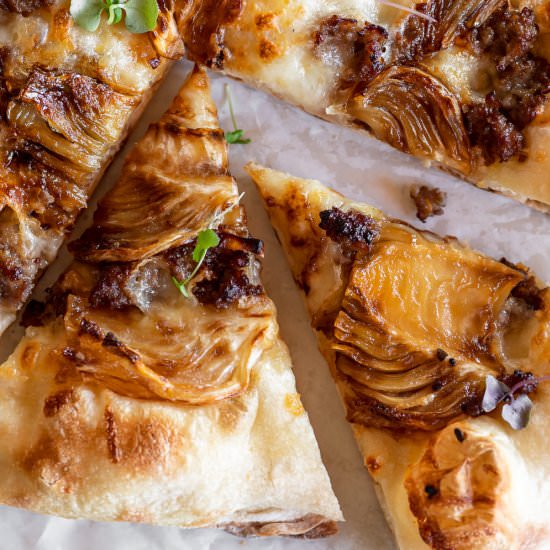 caramelized fennel sausage pizza - Recipe photo by withspice