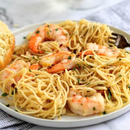 20-Minute Shrimp Scampi with Pasta - Recipe photo by flavor-feed