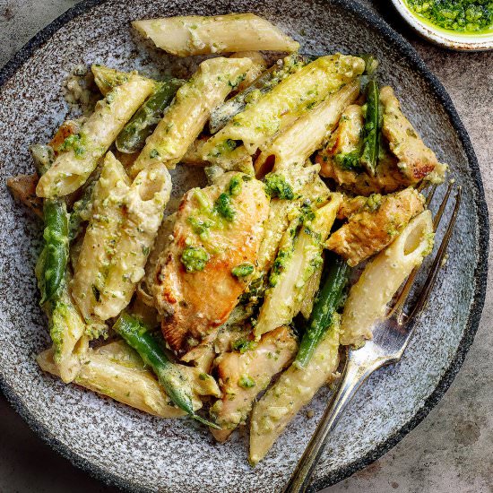 Creamy Chicken pesto pasta - Recipe photo by Chefjar