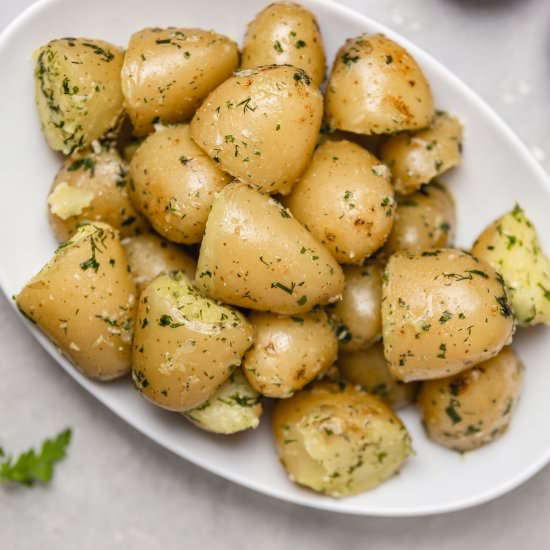 Parsley Boiled Potatoes - Recipe photo by Thedinnerbite