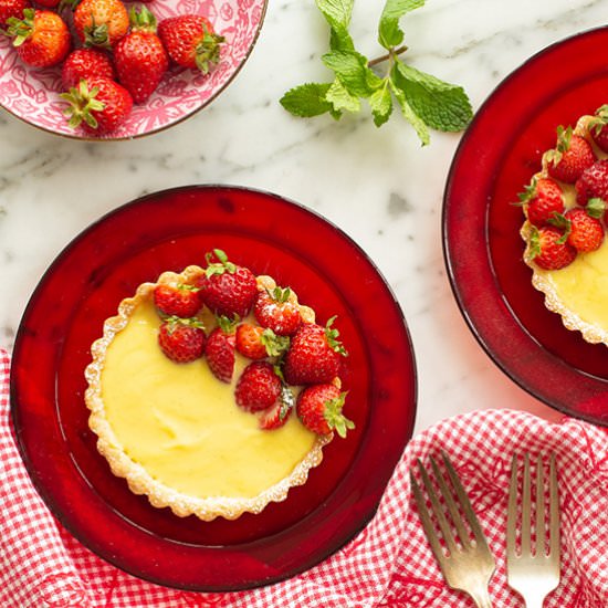Mini Strawberry Buttermilk Tarts - Recipe photo by tenpoundcakecompany