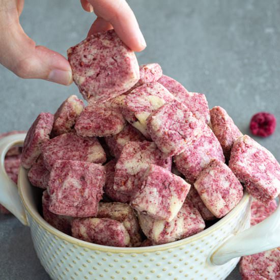 Raspberry Shortbread Bites - Recipe photo by Aredspatula